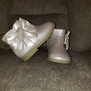 Toddler boots size 5 light pink